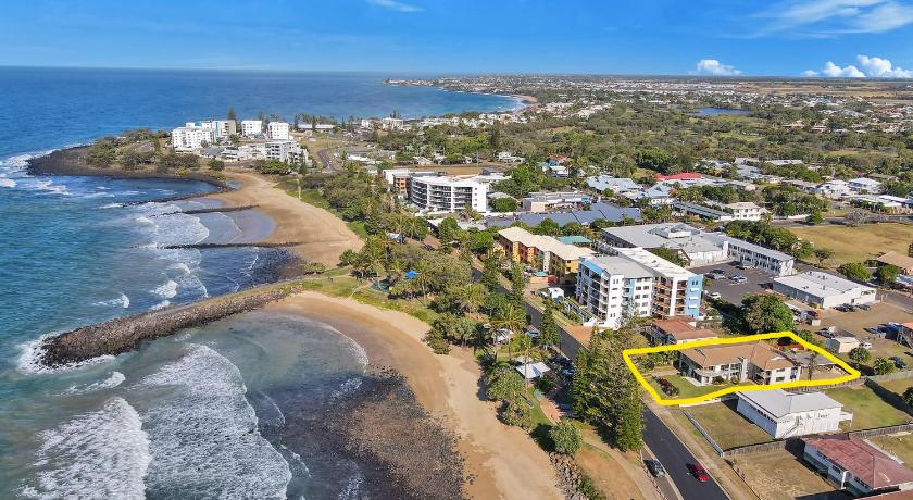 Nautilus Beachside Apartments photo