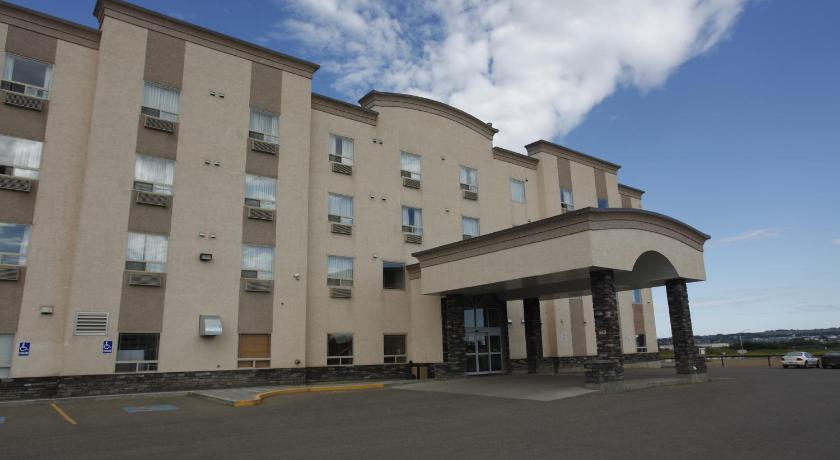 Pomeroy Inn and Suites Dawson Creek