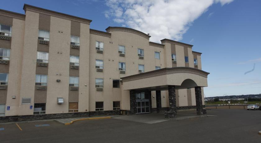 Pomeroy Inn and Suites Dawson Creek