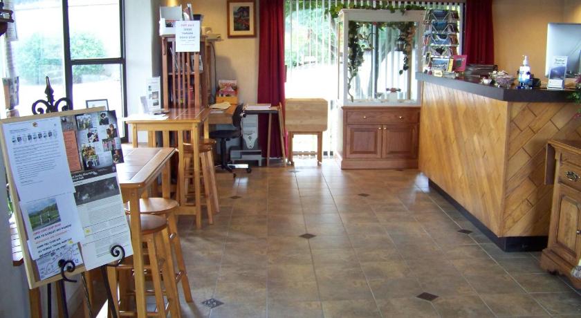 Highland Manor Inn photo