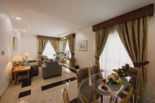 Al Bustan Centre & Residence - image 6