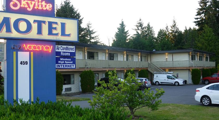 Skylite Motel — Hotel in Parksville (BC)