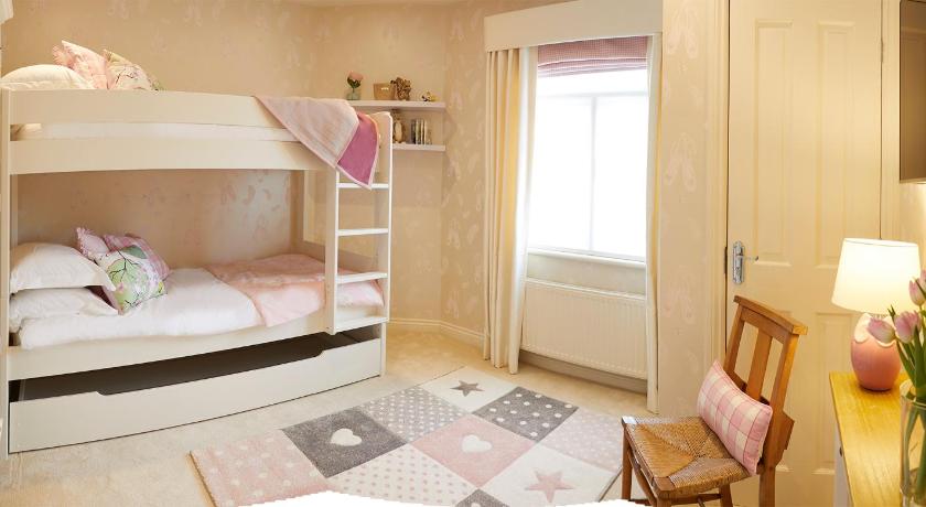 Image of 38 High Street (Pet friendly) 3