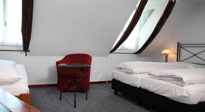 Imagine din Cameră de familie (3 adulţi) (Family Room (3 Adults)) 1