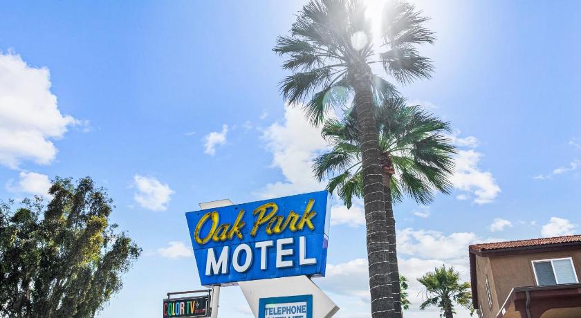 Oak Park Motel photo