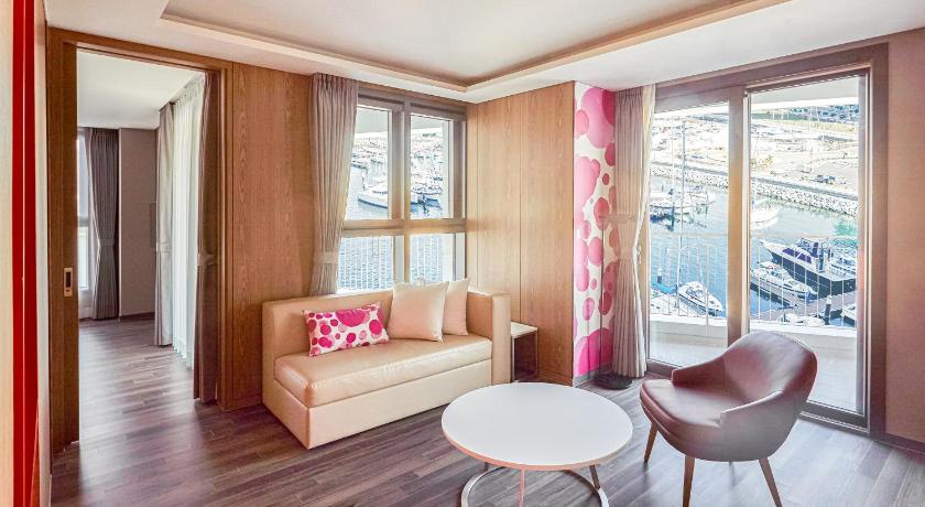 Image of Junior Suite 7