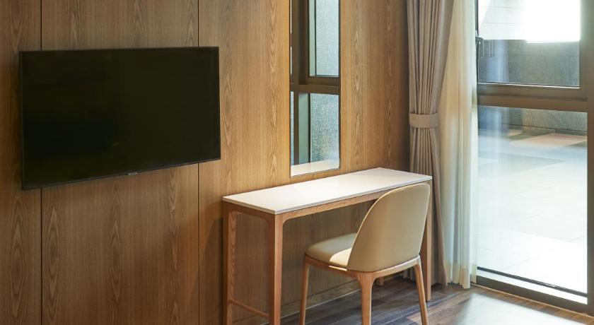Image of Suite with Terrace 12