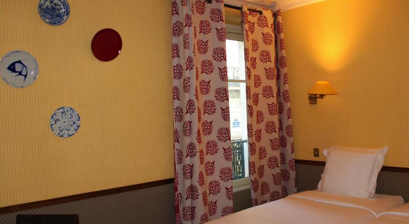 Image of Superior Twin Room 16