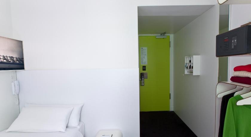 Image of Single Room 6