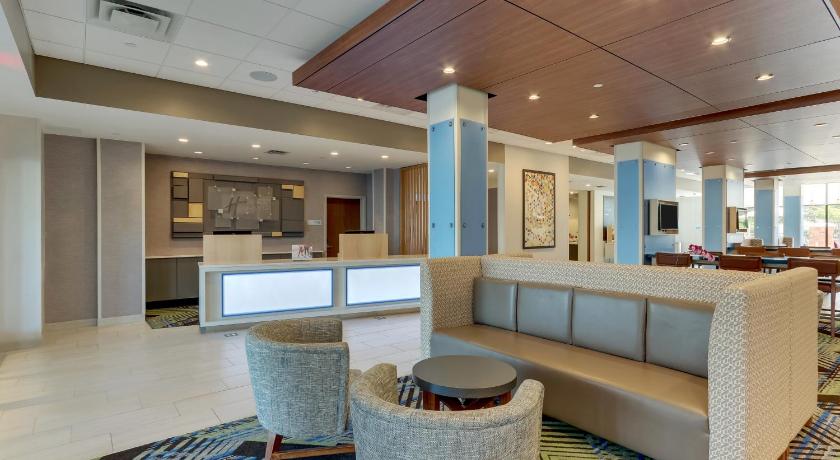 Holiday Inn Express Wilmington - Porters Neck photo
