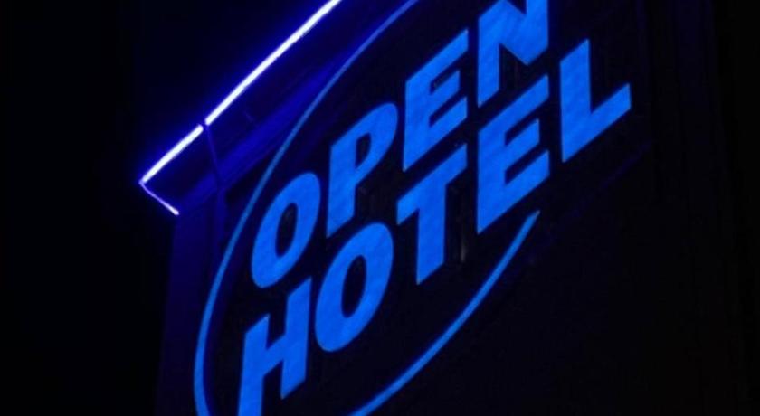 Open — Hotel in Buraydah