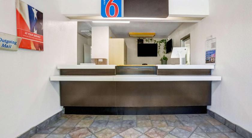 Motel 6-Red Bluff, CA