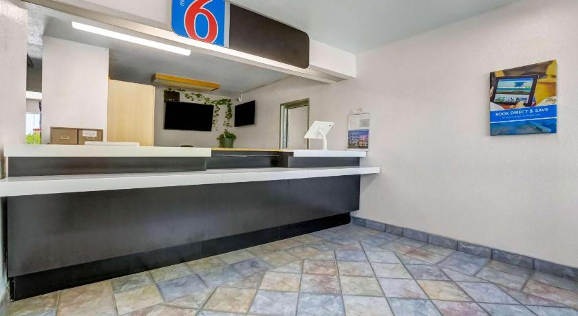 Motel 6-Red Bluff, CA