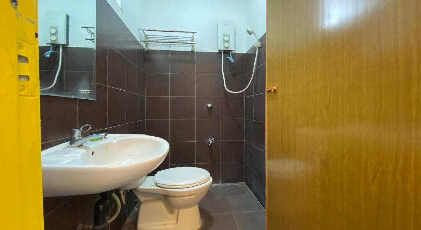 OYO HOME 90289 Taman Kota Homestay photo