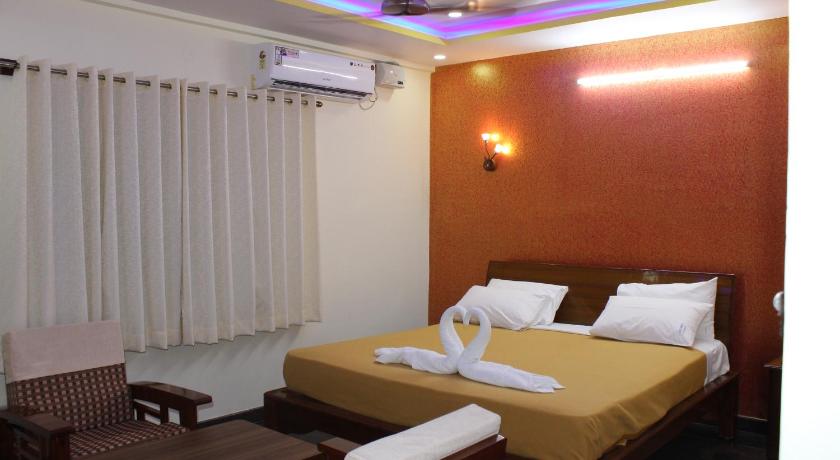 Golden pride hotel ( the pride family restaurant) — Hotel in Kanakapura