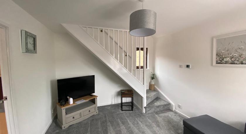 More about Newly Refurbished Beautiful Location 1 Bedroom Residential House sleeps 4
