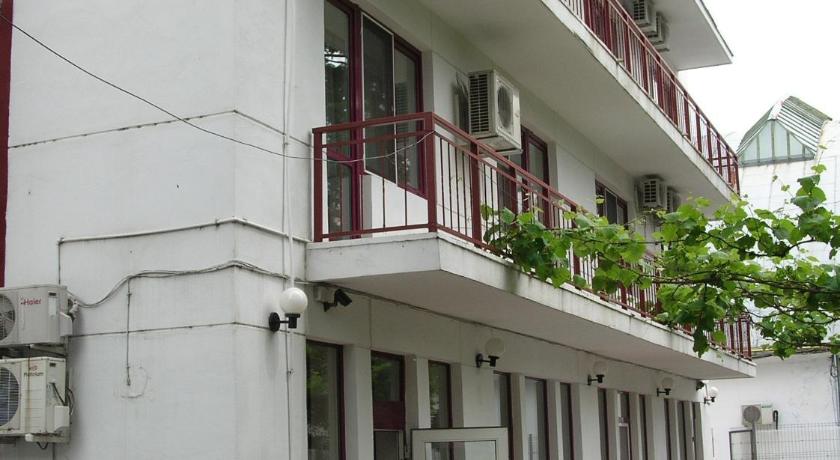 Federatia Romana de Scrima - Hotel Floreta de Aur — Hotel in Bucharest