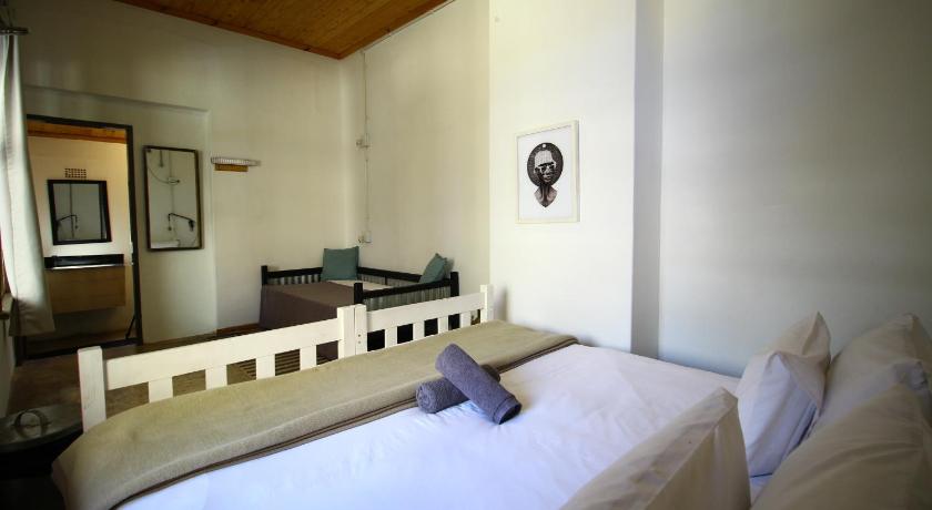 Image of Deluxe King Suite 3