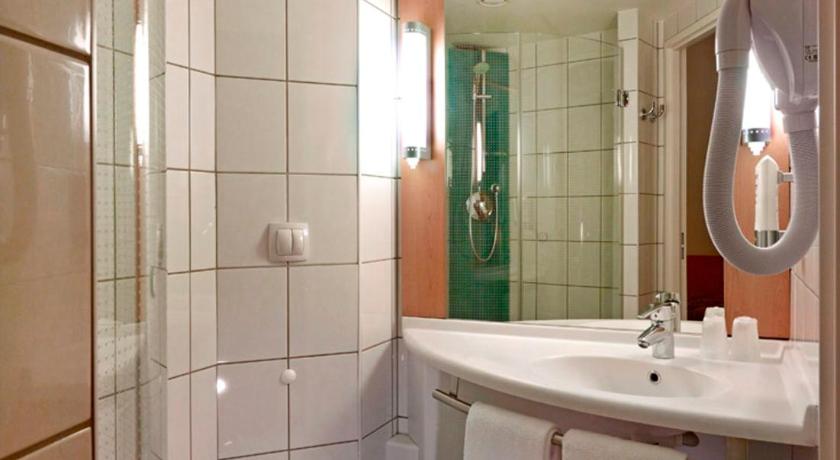 Ibis Warszawa Reduta photo