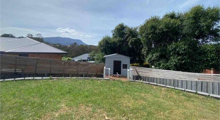 Spacious, Contemporary and Self-Contained with Beautiful Views photo