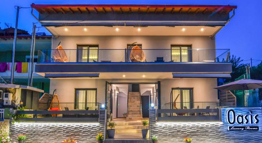 Oasis — Hotel in Chalkidiki
