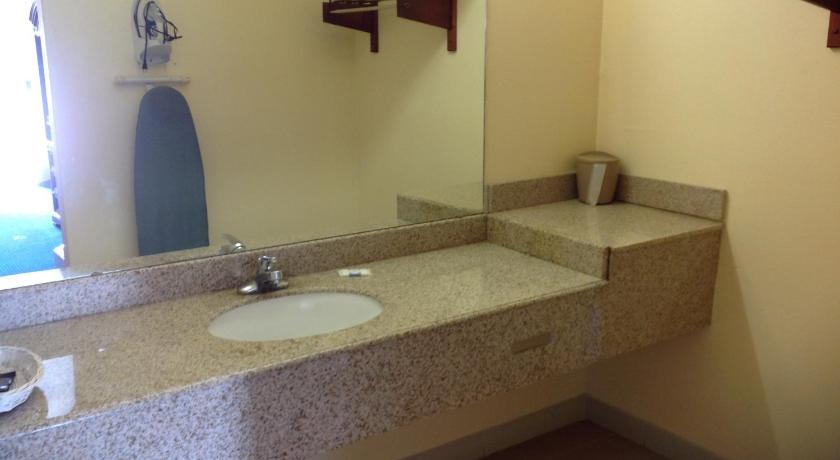 Executive Inn & Suites photo