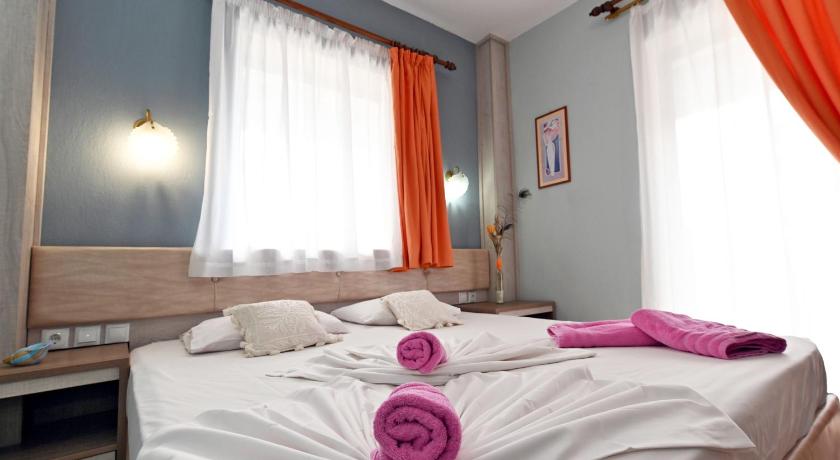 Dionisos Palms Apartments photo