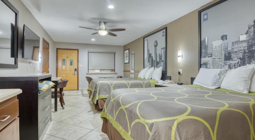 도나 (TX) Texas Inn Donna 숙소 수영장