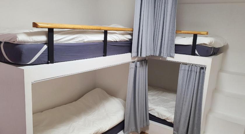  Hannah Stay - Female Only