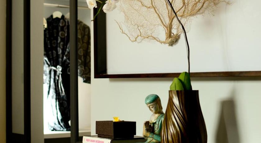 Room & Vespa Suite 1 - image 4