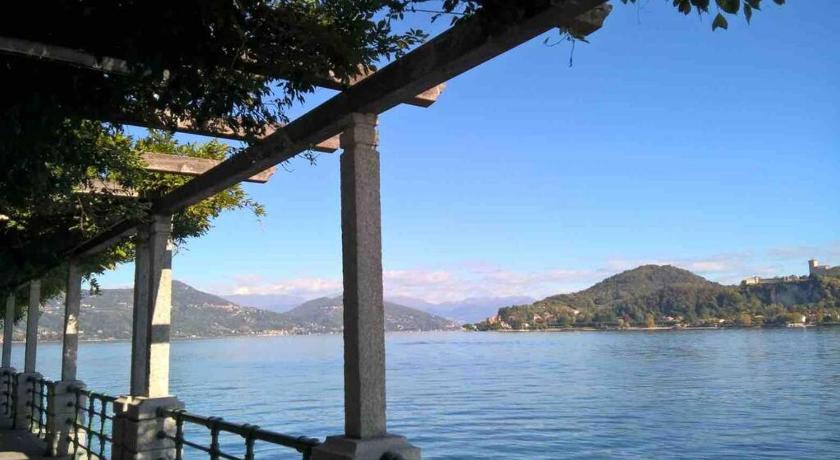 Holiday house by the lake