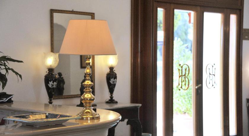 Hotel Belvedere photo