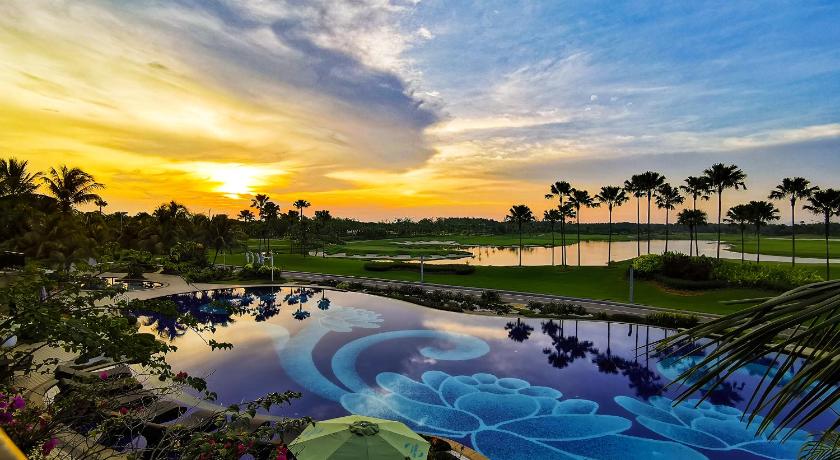 ジョホールバル Forest City Golf Hotel 4つ星 ホテル 外観