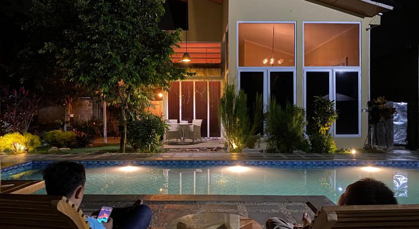 Embay House & Private Pool photo