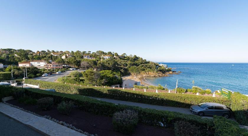 Image of Family Suite  Terrace with Sea View 11