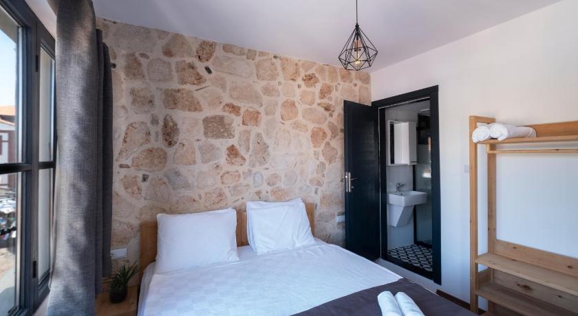 SOLO BOUTIQUE HOTEL - image 2