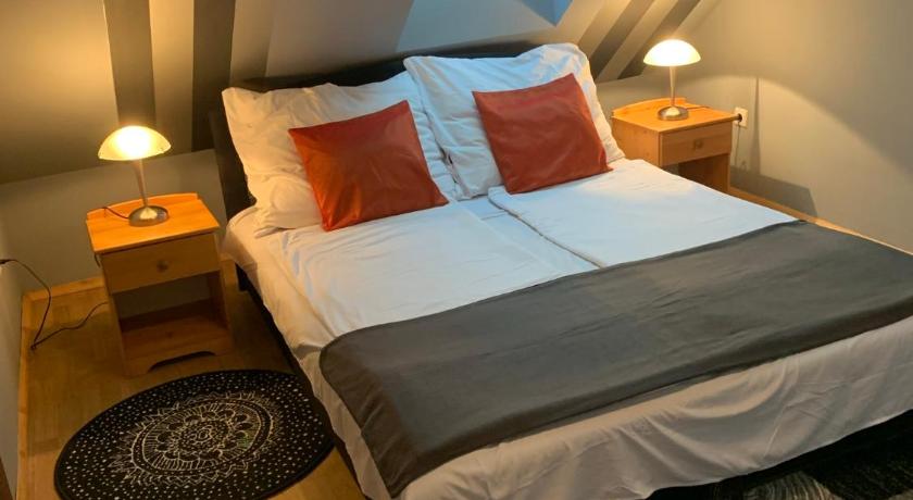 Image of Apartment 9