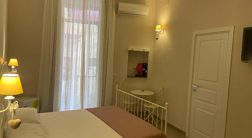 Beb la Gemma — Hotel in Naples