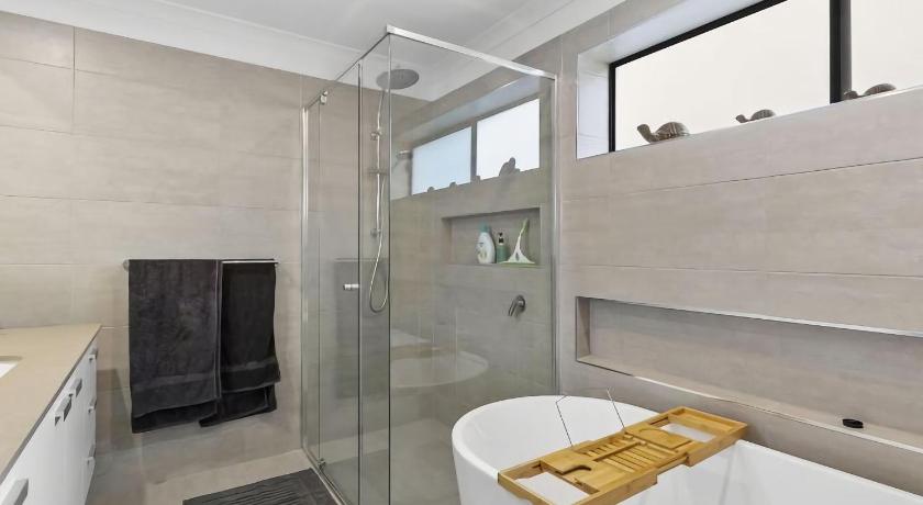 Central Beach House 52a photo
