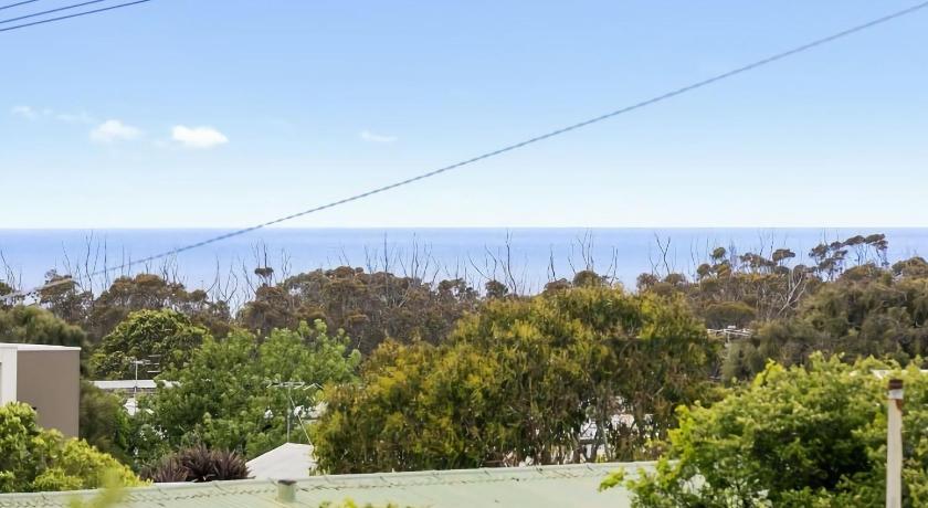 Central Beach House 52a photo