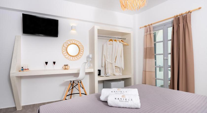 Kasteli Luxury Rooms — Hotel in Santorini
