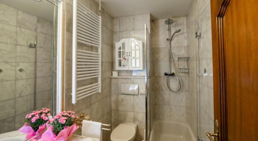 Hotel Palais Porcia photo
