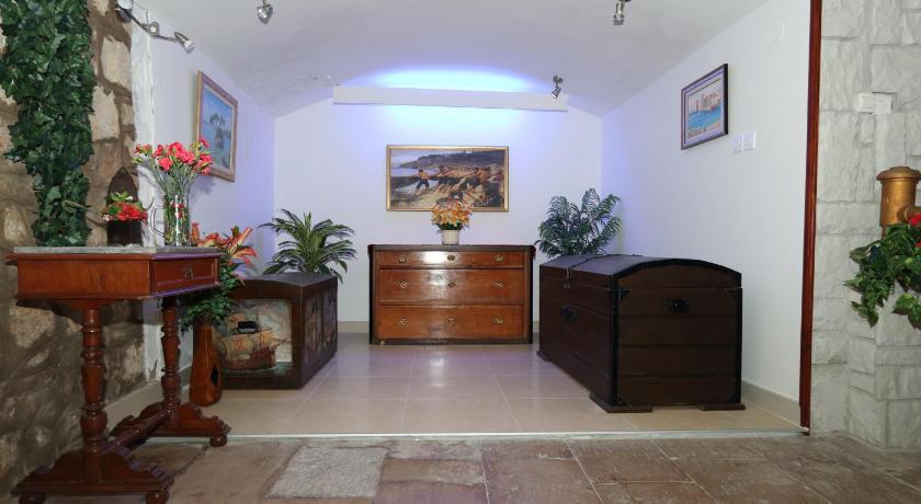 Etal Luxury Apartment photo