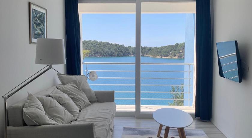 Apartments Kaldana — Hotel in Rab