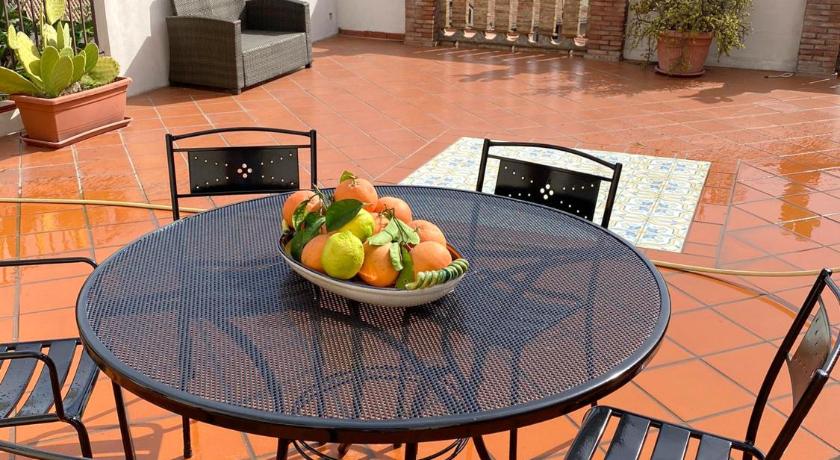 3 bedrooms house with sea view furnished terrace and wifi at Acireale 7 km away from the beach — Hotel in Acireale