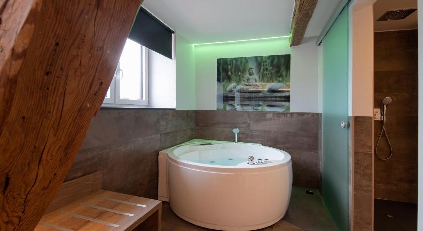 Superior Room with Spa Bath