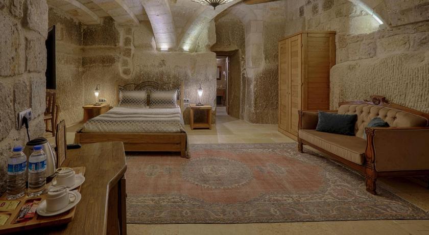 Hera Cave Suites - image 13