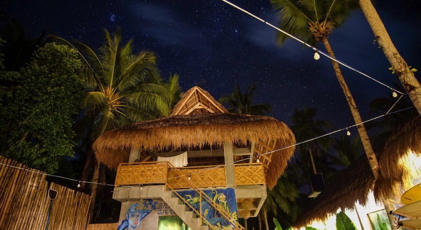 Hiraya Surf Hostel photo