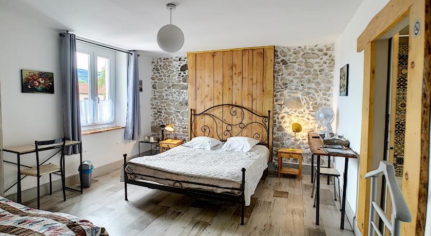Maison de ville au pied de la Montagne Noire — Hotel in Mazamet