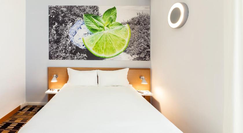 Image of Standard 1 Double Bed 5